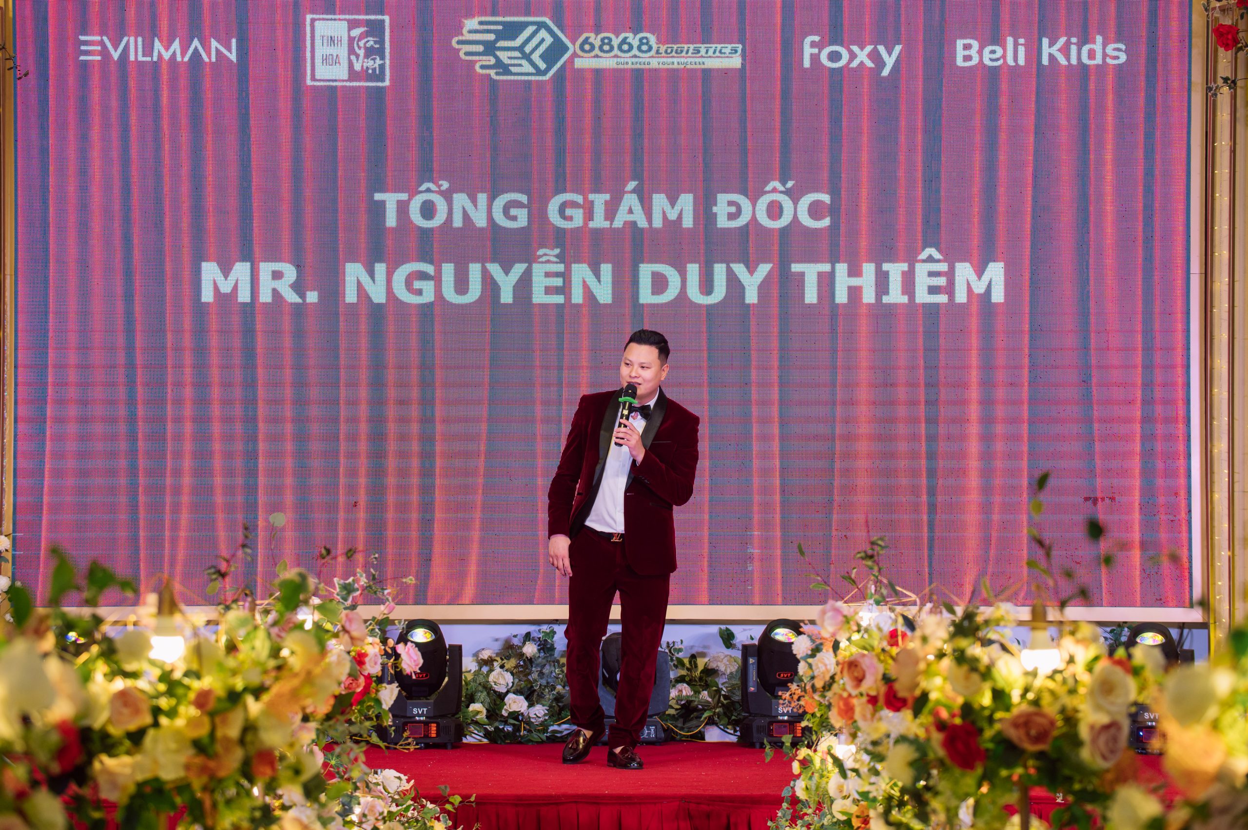Tổng giám đốc Song Lộc Phát Group - Nguyễn Duy Thiêm phát biểu tại buổi tiệc